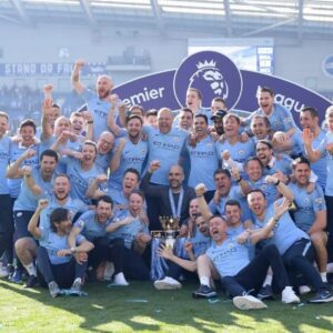 Mikel Arteta Instagram - After a lot of work, commitment and effort we got our huge reward!! Congratulations to our staff and players and thank you for giving us such an amazing year! #premierleaguechampions2019 🎉🏆