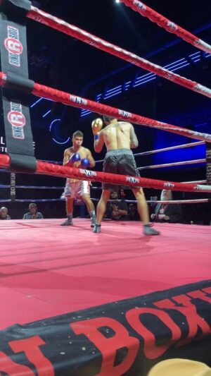 Mikey Garcia Instagram - top prospects collide 11/18/22 @martinezpanterita