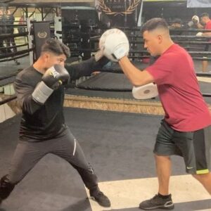 Mikey Garcia Instagram - Saludos mi gente! Se acabaron las vacaciones.