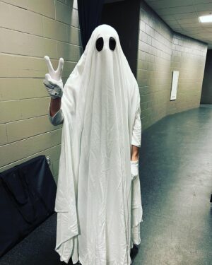 Mikey Way Instagram - ✌️