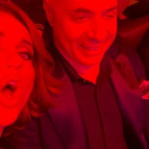 Mikhail Grushevskiy Instagram - Я вчера увидел, как выглядит обожание. И это я не про свою счастливую семейную жизнь, а про концерт Стаса Михайлова @stas_mihailoff ❤️‍🔥

Зрители его просто боготворят - целуют руки, заваливают цветами, шоколадом, плюшевыми игрушками, приносят стихи в его честь собственного сочинения. Все песни - хором, наизусть. В какой-то момент картина стала напоминать сцену из фильма «Парфюмер», когда главного героя толпа порвала на части, но в случае Стаса, к счастью, обошлось без экстрима: просто дамы всех возрастов (от 5 до 95 лет) прорвались толпой на сцену и бросились тискать своего любимца и танцевать вокруг него! 

В общем, Стас показал настоящий мастер-класс, как зажигать сердца! 
Мы с женой решили, что увидели не просто концерт, а шоу народной любви! Феноменально!!!

С красивым гармоничным Юбилеем тебя, добрый светлый человек и большой Артист!!!