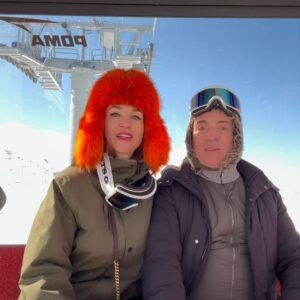 Mikhail Grushevskiy Instagram - Даже не верится - года через два доделают новую магистраль сквозь горы, которая соединит курорты Сочи и Минеральных Вод. Поездка займет пару часов. Планировать каникулы можно будет по всему объединенному маршруту Северного Кавказа - в один заход и море, и горы, и лечебницы минеральные! Просто гигантская территория здоровья и отдыха!
А пока доблестные дорожные строители буравят Кавказский Хребет, семья Грушевских инспектирует проект и открывает для себя новые маршруты! Влюбились в Карачаево-Черкессию. Душевный, вкусный, красивый до слез край! 
Составили маленький гид хороших мест, собираемся сюда летом вернуться! И вам очень советуем!

Пожить среди сосен и пихт в уютнейших дизайнерских домиках-виллах. В сезон цветения хвойных деревьев сюда приезжают, чтобы подышать лечебной пыльцой! @atmosphere_villas 

Изысканный горный спа-отель в альпийском стиле. Для очень требовательных и искушенных путешественников. Номера забронированы на полгода вперёд, но оно того стоит! @flora.hotel.2020 

Лучший шашлык из черного барашка, баня с открытым горячим бассейном, отлично для больших компаний - красивый гостиничный комплекс @arkhyz_sofia_tops 

Мой Мишутка требовал каждый день отводить его на ферму, кормить животных. Очень симпатичная эко-ферма с альпаками, ламами, косулями барашками, козами, кроликами. Дети возятся с животными, а взрослые могут посидеть у большого костра, попить чай. @ferma_alpac 

…Между прочим, на лыжах мы не катаемся, но просто очень любим горы, поднимаемся на вершины и просто гуляем, любуемся горами и друг-другом!  До встречи на нашем любимом Северному Кавказе!