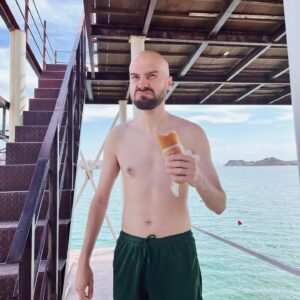 Mikhail Kshishtovsky Instagram - Вчерашний день: узнал, что такое сап; съел невкусный сандвиш
