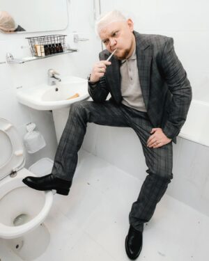 Mikhail Stognienko Instagram - Редко отвечаю на запросы по фотосессиям, но в этот раз решился и прям кайфанул с процесса🤩 Как вам, уважаемые? Давайте проголосуем в комментах, какой образ мне подошел больше всего. Сам выбрать не смог🤪 Ставьте от 1-5и. Вот, кстати, команда, которая всю эту красоту сделала:
Ph @austrianqueen 
Style @igor_shunto
Assist @dblnk_d
Loc @marcopolomoscow
Спасибо вам! Приятно работать с профи🫰🏻