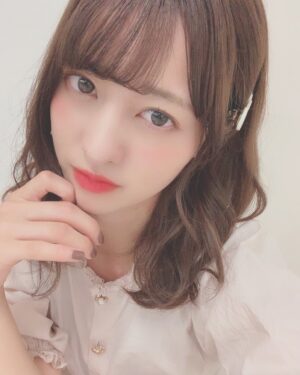 Miki Hashima Instagram - キメガオーー🦁

#今日は
#浦和
#柏
#水戸 に  #行ってきたよ
#ずっと話してて楽しかった
#来てくれたみんなありがとう
#トップスは
#niceclaup  でした笑笑
#スカート は
#しまむら  笑笑
#アイドルだってしまむらの服きるよ ！！！
#そういえば
#ほっぺにやつが出てきて嫌になりそう
#はよいなくなれ
#自撮りに写ってくるな ーーー
#👿