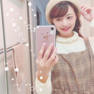 Miki Hashima Instagram - 秋らしくてかわいいでしょ〜🐻 紅葉狩りとかいきたいねっ🍁

#ワンピース
#17kg_official