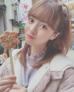 Miki Hashima Instagram - また広島いきたいな〜
メンバーとデート楽しかったな〜

揚げ紅葉🍁大好物になりましたよっと🥴