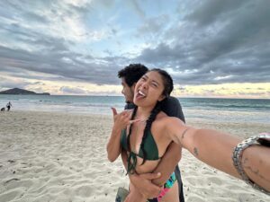 Miki Ishikawa Instagram - To sum things up 🤙🏼🌺🐢🦈🌊

Only place that still feels like home when I touch down. Heart is full 🤍