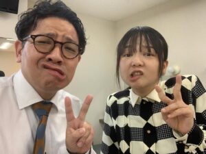 Miki Kousei Instagram - 昼飯！！
#昨日は
#蛙亭
#の宮崎小林市でのイベント！
#イワクラちゃんの地元！
#昼ごはんは楽屋に用意していただいた
#小林市で有名なお店
#市場食堂 さん
#のチキン南蛮弁当！
#うまいー！
#でかくて太い！
#タルタルに付けながら！
#他にも宮崎名物がたくさん！
#ほとんど
#宮崎物産展！
#空港の売店！
#イワクラちゃんが地元の人たちに愛されてることを
#宮崎名物達の陳列で実感！
#こんだけもてなしてもろて
#腹いっぱい食べさせてもろたら
#昔話やと明日おれら食われる！
#イワクラちゃんありがとう！
#ついでに
#中野くんもありがとう！