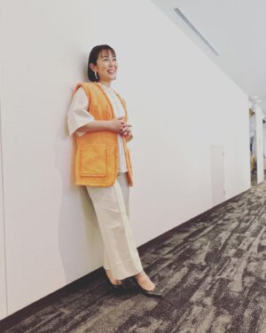 Miki Sakai Instagram - 今日はWVJのイベントでした。
ご来場、ご視聴くださいました皆様
ありがとうございました。

今日のお衣装
ワールドビジョンカラーでコーディネートしてみました✨

#酒井美紀#ワールドビジョンジャパン#WVJ#女優#muaproduction