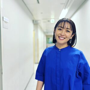 Miki Sakai Instagram - ポツンと一軒家、放送中です！
#酒井美紀#muaproduction#湘南#女優