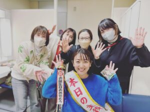 Miki Sakai Instagram - 美紀さまーー♡
45歳のお誕生日おめでとうございます！！　muaスタッフ一同

#酒井美紀#muaproduction#湘南#誕生日#おめでとう
