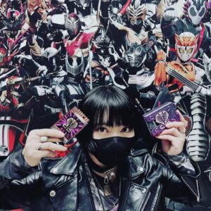 Miki Yakata Instagram - 王蛇に大興奮した！
龍騎やっぱ最高！
ライダー展、ありがとう！
#仮面ライダー展
#仮面ライダー龍騎
#イライラするぜ
#城戸真司が馬鹿だと思う人手挙げて
#王蛇意識コーデ
#浅倉威