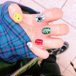 Miki Yakata Instagram - 懐かしのネイル！
太郎さんパワーを二十四時間
爪から全身に感じれる！