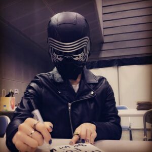 Miki Yakata Instagram - 懐かしいのこれで握手会やってた2016
#カイロレンが好き 
#maytheforcebewithyou