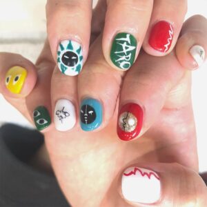 Miki Yakata Instagram - @npofukuribi 
今日はアピサポあいちさんへ🐥
治療終わって爪も治ったから
ジェルネイルをしました☆

なんて素敵😭😭✨
ありがとうございます😊

#ネイル #岡本太郎 #太郎ネイル #芸術は爆発だ
#岡本太郎ネイル