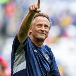 Mikkel Boe Følsgaard Instagram - Hvil i fred - legende! ❤️