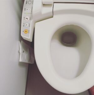Mikkel Boe Følsgaard Instagram - Folk spørger mig hele tiden hvad jeg bedst kan lide ved Japan. Jeg er ikke i tvivl: #RenRumpe.dk 🇯🇵💦