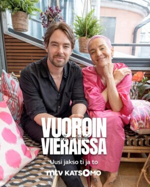 Mikko Leppilampi Instagram - Kiitos kutsusta @mariaveitola! Oli, ensinnäkin, tosi kiva nähdä sua ja, toiseks, aidosti hyvä purkaa tätä vaiherikasta kolmen vuoden pätkää, joka ehti vierähtää siitä, kun sä kävit meillä yökylässä. Onhan tossa vettä virrannu ja moni asia ja ajatus istahtanut ihan tekoihin asti.

Tää meidän kohtaaminen löytyy nyt @mtvkatsomo 'sta.

#vuoroinvieraissa