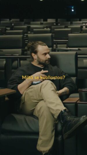 Mikko Parikka Instagram - Ja uutta Finnkino & Friends jaksoa olis taas tarjolla!🎬 Tässä jaksossa sain oppia mestareilta @kari.ketonen ja @anttiluusuaniemi käsikirjottamisesta ja elokuvan tekemisestä! Käykää tsekkaamassa @finnkino_fi Tubekanavalta ku fanipojan unelmat kävi toteen ku pääsin näyttelemään Luottomies elokuvan hahmojen kanssa😍✌️ Luottomies All in Elokuva ensi-illassa 16.2. 💪 Superkiitos @haagahelia ammattilaisille kaikesta avusta🙏❤️
