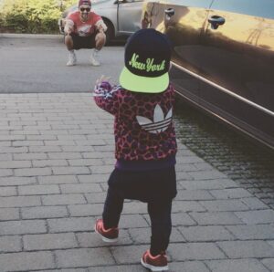 Mikko Parikka Instagram - 10 vuotta isänä❤️ Kiitos ja onnea rakas Matilda❤️