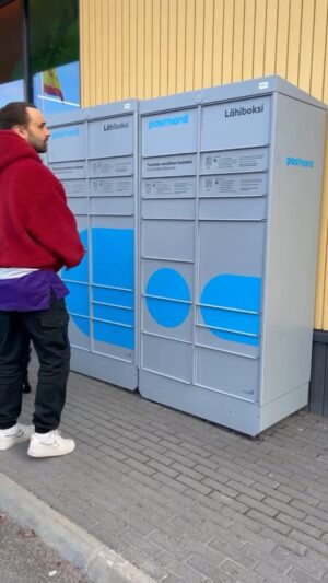 Mikko Parikka Instagram - Mainos @postnordsuomi ✌️ Mulla alko salainen tehtävä kotona, kun tuli aika hommata äitienpäivälahja vaimolle. Mut lahjan tilaus ja toimitus hoitu superhelposti, @postnordsuomi avulla, tottakai! #munlähiboksi #maailmaluoksesi