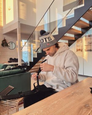 Mikko Parikka Instagram - Hiihtokelit ja huolto pelaa⛷️ Minnarit=Best💪❤️ Keneltä löyty junnuna minnarit?🤘