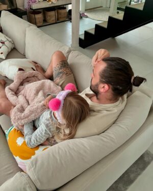 Mikko Parikka Instagram - Aamu käyntiin ❤️✌️