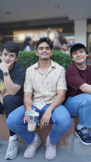 Mikoy Morales Instagram - Bestie Trend 🤌🏻

P.S: Di ako bumbay, mukha lang. Pure Filipino po ako! Madami lang talaga nagsasabi 😅 

FULL VLOG goes up today! Now on my Youtube channel!

#KuyaKorea #newvlog