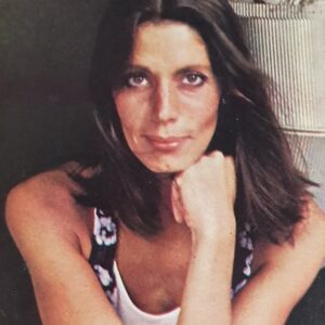 Mila Moreira Instagram - #TBT De volta aos anos 80, "Plumas e Paetes"