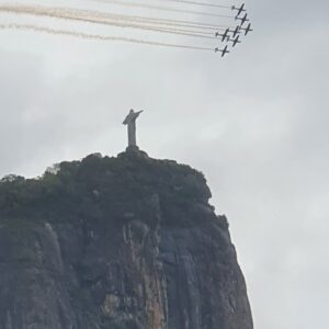 Mila Moreira Instagram - Feliz 90 anos Cristo Redentor!💙💙💙💙