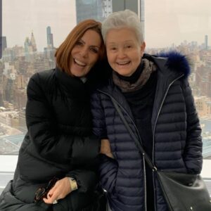 Mila Moreira Instagram - Adelaide and me, depois do encontro com o cast de Succession!!! Nyc