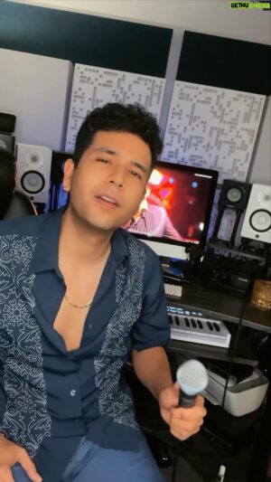 Milciades Cantillo Instagram - Artistassss!! grabé este video el jueves 😂 pero bueno se metió el fin de semana y los compromisos… Los invito a escuchar Elegidos Live in Miami al lado de mis talentosisimos amigos @sergioluisr09 y @nativaofficial. También para los artistas y productores que me siguen o a quien interese, voy a enseñarles a partir de la semana que viene algunas técnicas que usé para producir este show. Gracias a todos por su apoyo y recuerden suscribirse a nuestras cuentas oficiales y canales de YouTube. Los quiero grande 🙌🏽🙌🏽🫶🫶🎥🙏🏽🙏🏽 @elegidosbysergioluis #MeIlusioné @jeankcenteno #ElegidosLiveInMiami #Vallenato #VallenatoRomantico