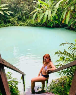 Milena Martines Instagram - “Em algum ponto da tua jornada, não esqueça de parar e curtir a vista.” 🍀