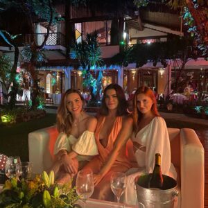 Milena Martines Instagram - Irmãs. Que privilégio ter e estar com vocês ❤️