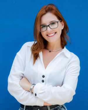 Milena Martines Instagram - Foto antiga, nariz antigo, mas com o sorriso de sempre ☺️