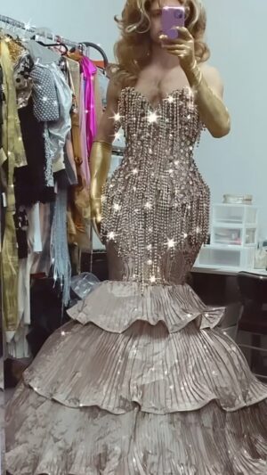 Milk Instagram - can I hear a little commotion for the dress?
-
was going to wear this perfect @lashauwnbeyond creation for my crowning on all stars 3 ✨
-
music @arianagrande