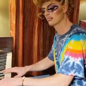 Milk Instagram - Drag. Piano. Cosmetology. Fingers. Notes.
#milkplayspiano