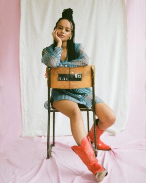Millan Tesfazgi Instagram - Hello 💞

Shot : @bonjourlatour 💓
Makeup: @tdumaresq_tdumaresq 💓
Styled: @drunkontheinternet 💓

Had the best day with these beauties! #90saesthetic