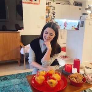 Mimosa Willamo Instagram - Joulutus maximus. Tänne se hittipuuro ja enkelikello ja normaali leposyke.