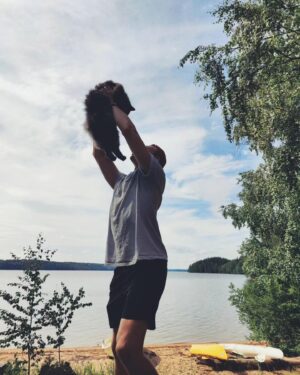 Mimosa Willamo Instagram - Jos saisin päättää, joisin jokaiset iltapäiväkahvit landen terdellä Nyyppä tai Hemppa sylissä.