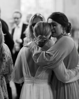 Mimosa Willamo Instagram - 1: Kun Hittiputki soi.
2: Kun tiedustelet morsiamelta et pitäskö pyytää djltä Hittiputki uudelleen.

kuvat otti @mariapeltomaaphotography