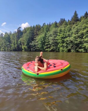 Mimosa Willamo Instagram - In Finland we have this thing called keskikesän juhla.

Mine included lepakkotuolis, Heimo and Nyyti, sauna, crosswords, day drinking, halkosavotta, spf50, Koff-lippis, some reading, some löhöiling and Ville cooking every meal.