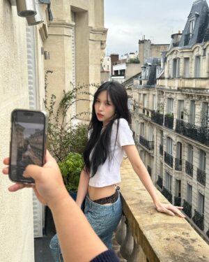 Mina Myoui Instagram - @fendi  @harpersbazaarjapan