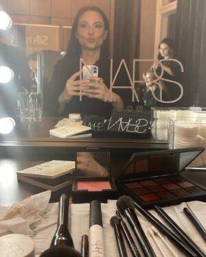 Mina Tander Instagram - @berlinale recap 2/3

Thank you everyone, I love almost all of you 🥳

@ninajensenstyling 
@yvonne_catterfeld_offiziell @lisamariapotthoff @agenturensemble @_michael.klammer_ @ard_degeto @netflixde @studiobabelsberg @medienboard @narsissist @schmerbeck @olelynggaardcopenhagen @bashparis @versace @karllagerfeld @jimmychoo @mango @dorotheeschumacher