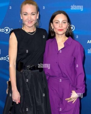 Mina Tander Instagram - @berlinale recap 2/3

Thank you everyone, I love almost all of you 🥳

@ninajensenstyling 
@yvonne_catterfeld_offiziell @lisamariapotthoff @agenturensemble @_michael.klammer_ @ard_degeto @netflixde @studiobabelsberg @medienboard @narsissist @schmerbeck @olelynggaardcopenhagen @bashparis @versace @karllagerfeld @jimmychoo @mango @dorotheeschumacher