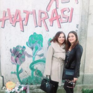 Mine Çayıroğlu Instagram - Annem...❤ #urla #urlasanatsokağı