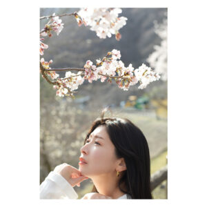 Minori Chihara Instagram - #桜 #桜ポートレート #ポートレート #山梨 #本栖湖