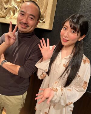 Minori Chihara Instagram - 『マジネタ2 ON LINE』

今日ははじめてのコントに挑戦しました！！

“絶対に笑って欲しい”

そんな強い気持ちを胸に、今日まで毎日練習を繰り返してきました。

私のパートナーは、かもめんたるのう大さん。

本番までの時間、楽屋で何度も何度も稽古してくれました。気持ちを積み重ねていく作業の難しさにぶつかりながらも、う大さんが丁寧に丁寧に私を導いてくれました。

う大さんをはじめ、共演者のみなさま、スタッフのみなさま、視聴してくださったみなさまに感謝の気持ちでいっぱいです。

またコントやりたいっ！

どうもありがとうございました🌸

#マジネタ2
