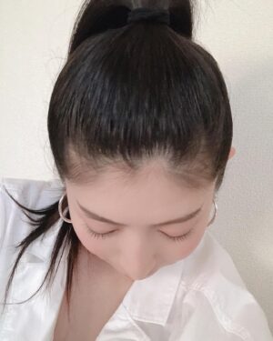 Minori Chihara Instagram - 🐴
⠀
ひゃ〜💦
夏日でした‼️
⠀
ポニーテールで
元気にうでうで過ごしました🚩笑
⠀
#茅原実里
#minorin
#髪伸びたなぁ👀
#肉の日🥩